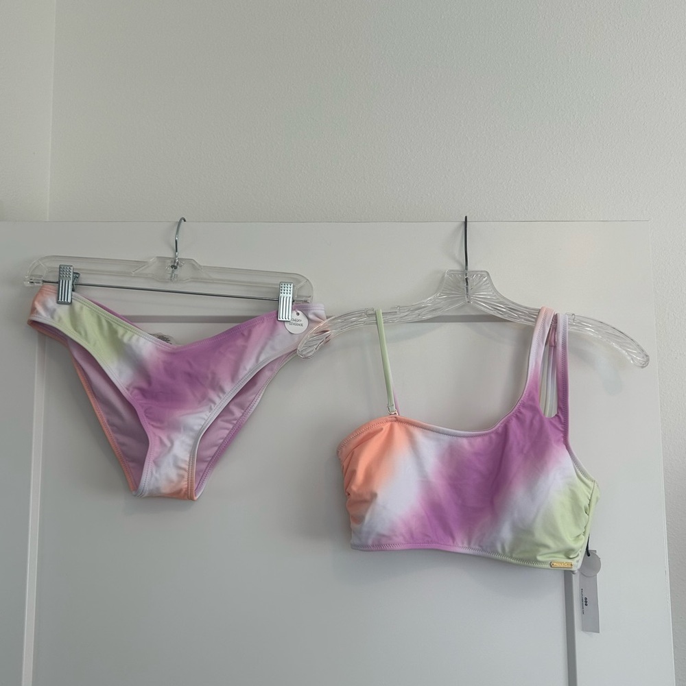 NWT Wildflower swimsuit (2 pieces)